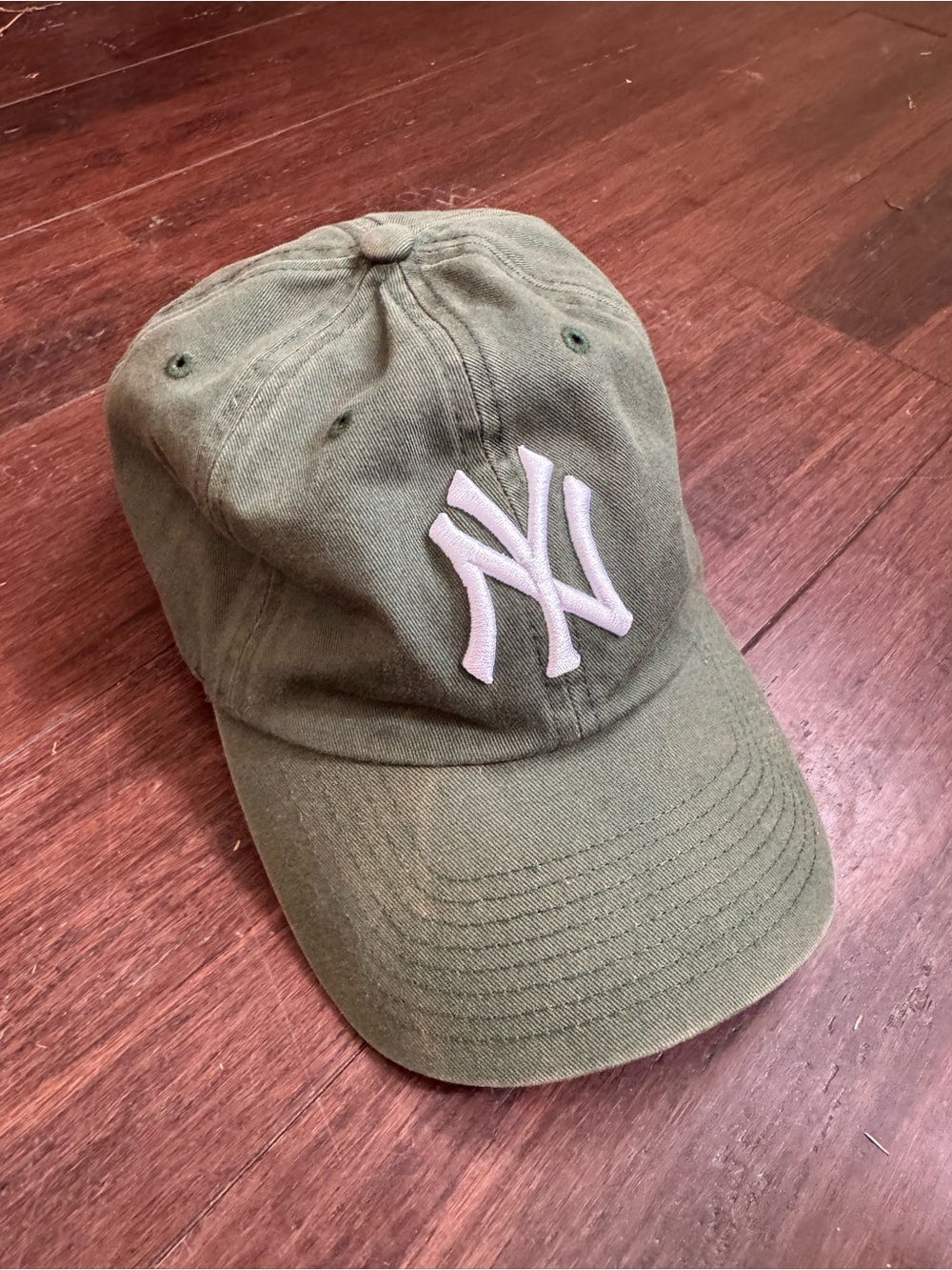 New York Yankees green & white Embroidered Baseball Cap